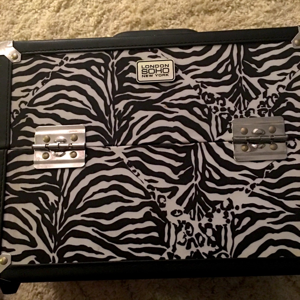 London (SoHo) Jewelry Box